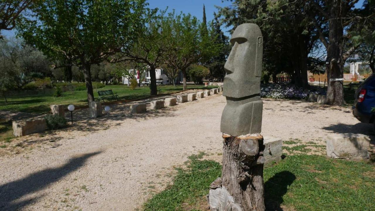 Mas Maurane - Les Lavandes Aux Portes D'Arles Apartamento Tarascon Exterior foto