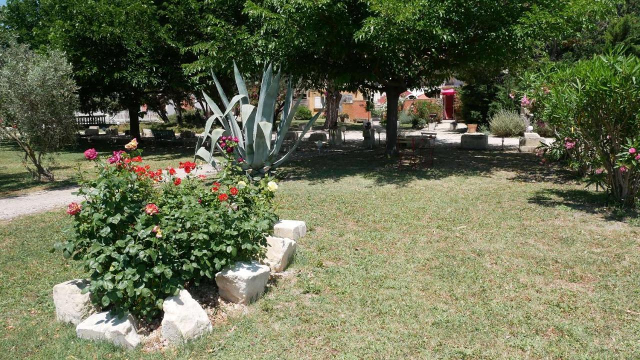 Mas Maurane - Les Lavandes Aux Portes D'Arles Apartamento Tarascon Exterior foto
